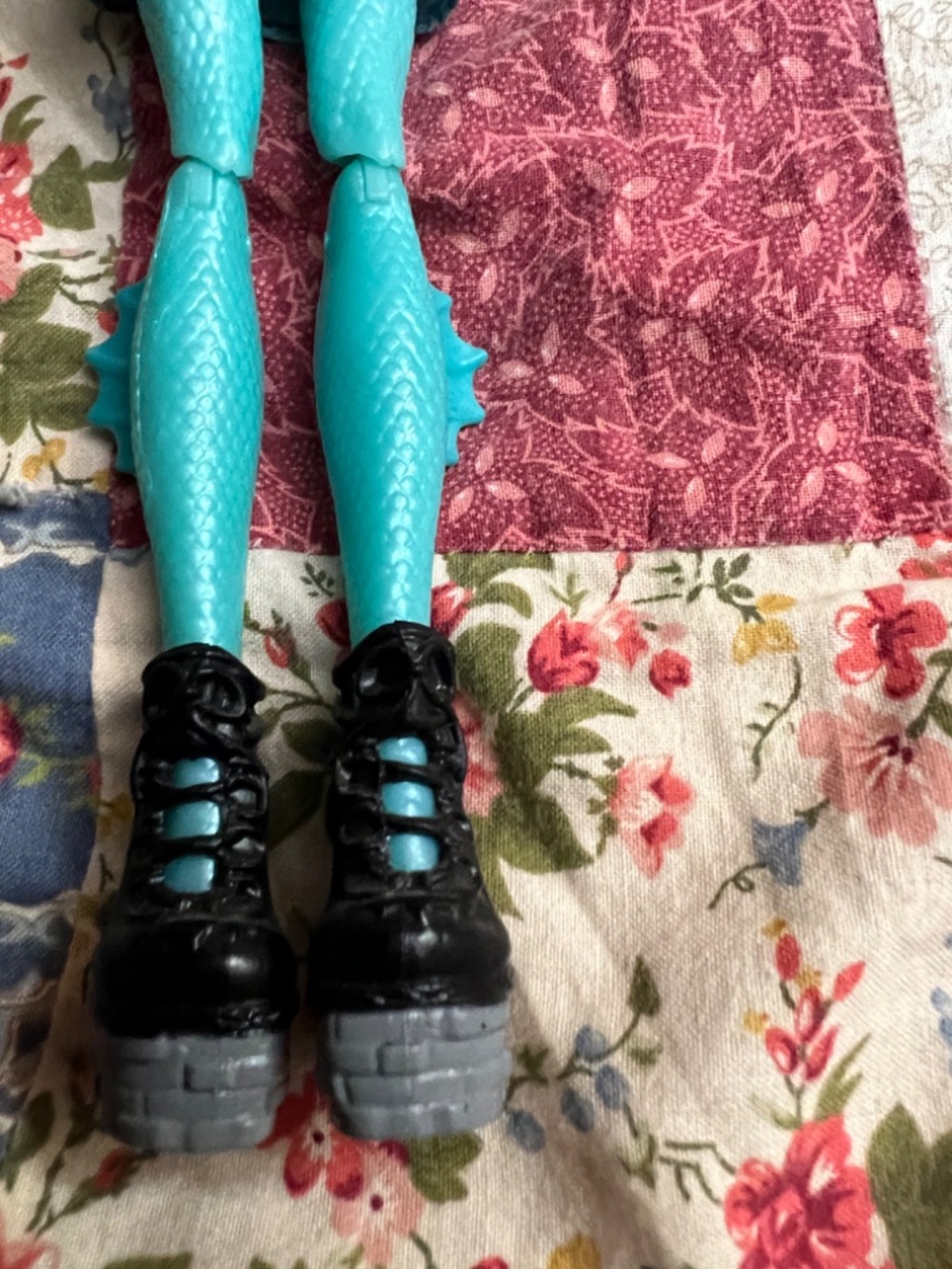 Lorna monster high doll - Picture 4 of 9